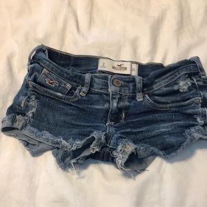Low-rise Hollister shorts